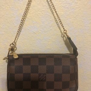 Louis Vuitton mini pochette